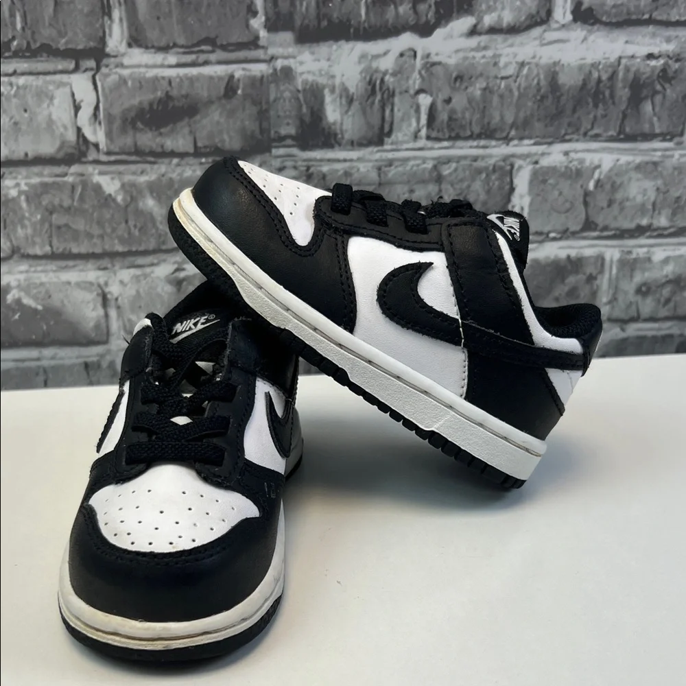 Nike Kids Black‎ and White Sneakers